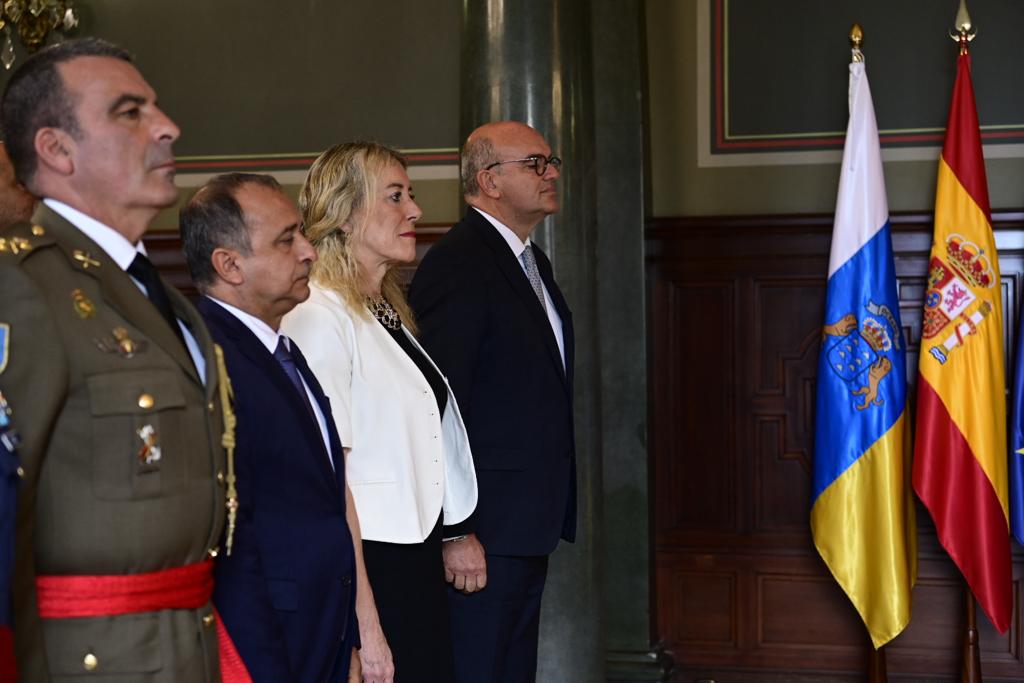 Reconocimientos para Emilio Cuevas, Dolores Corbella y Pepe Dámaso en el 45 aniversario de la Constitución