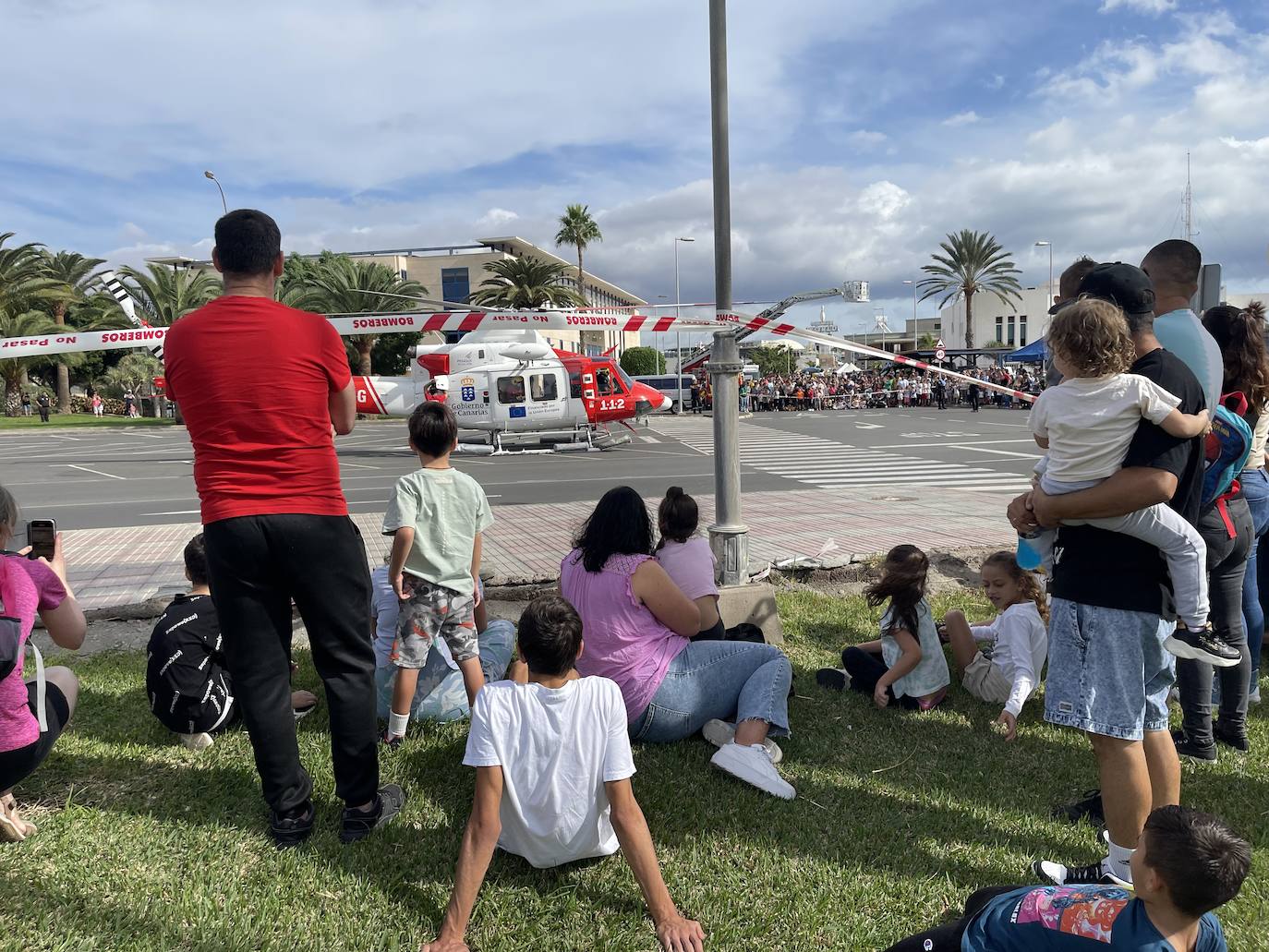 Miles de personas acudieron a una interesante Jornada de Puertas Abiertas de la Policía Local de San Bartolomé de Tirajana.