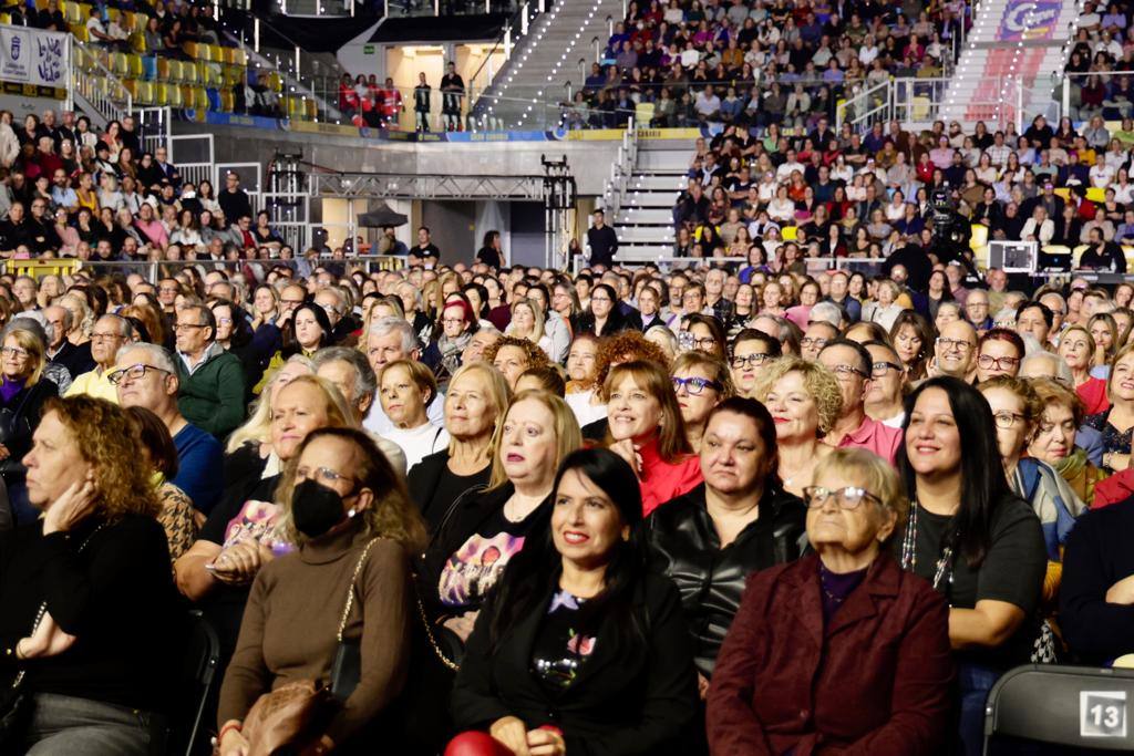 El público grancanario y su &#039;gran noche&#039; con Raphael, en imágenes