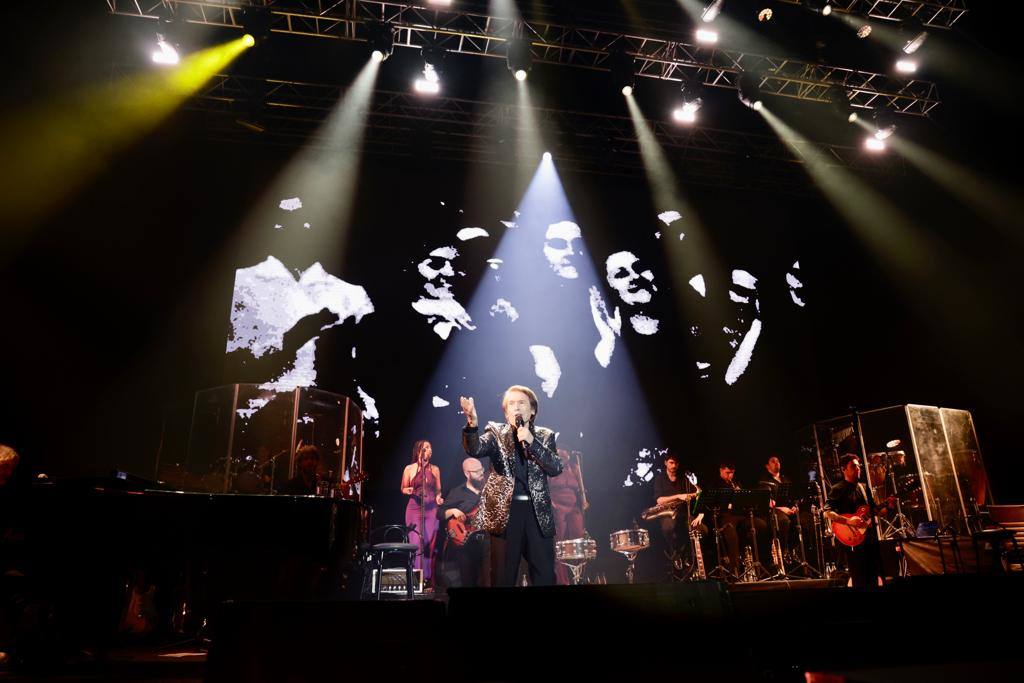 El público grancanario y su &#039;gran noche&#039; con Raphael, en imágenes