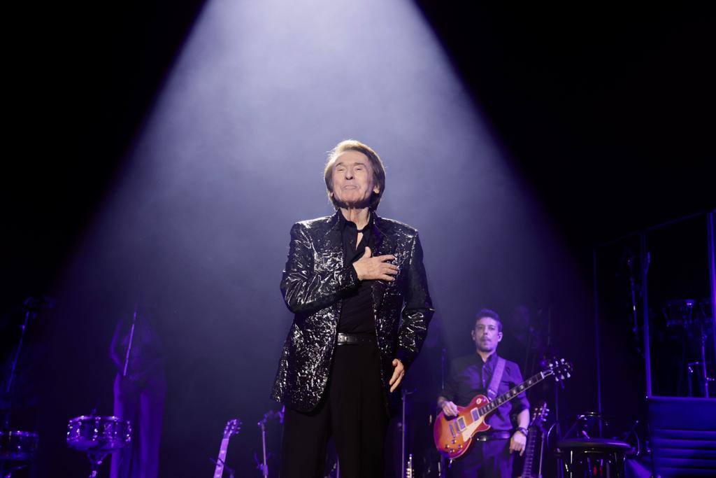 El público grancanario y su &#039;gran noche&#039; con Raphael, en imágenes