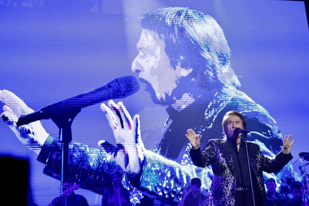 El público grancanario y su &#039;gran noche&#039; con Raphael, en imágenes