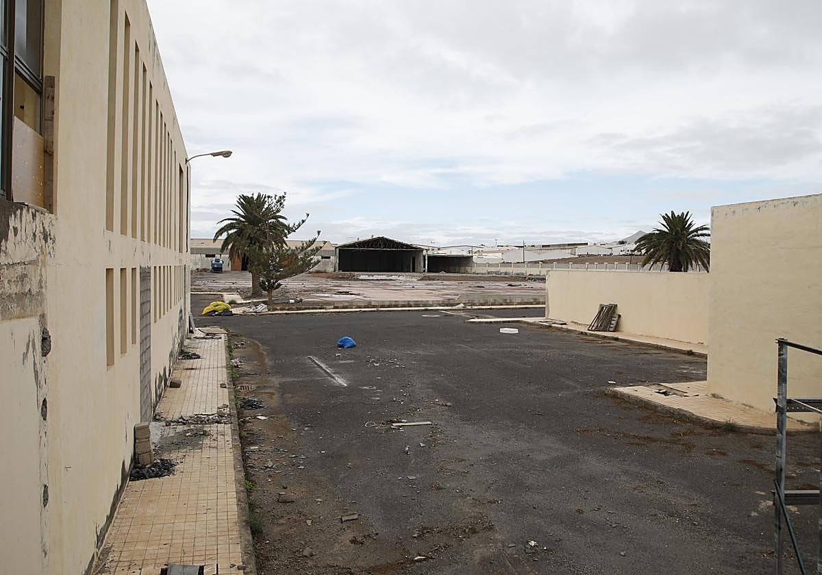 Vista de la antigua conservera Agramar, espacio escogido por Arrecife para el carnaval.
