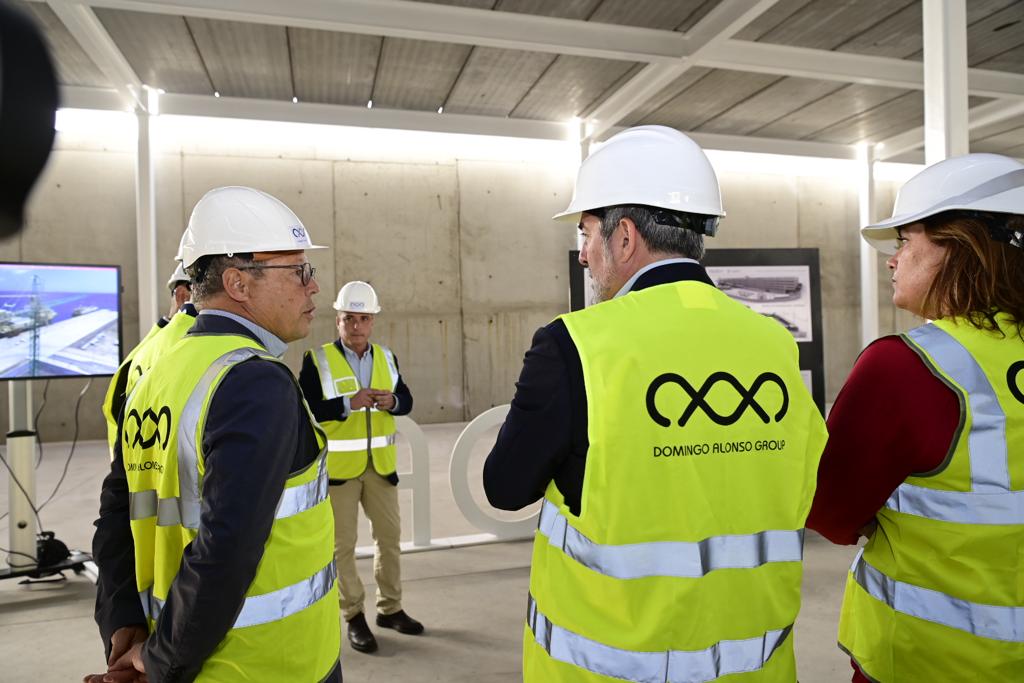 La visita de Clavijo al puerto de La Luz, en imágenes