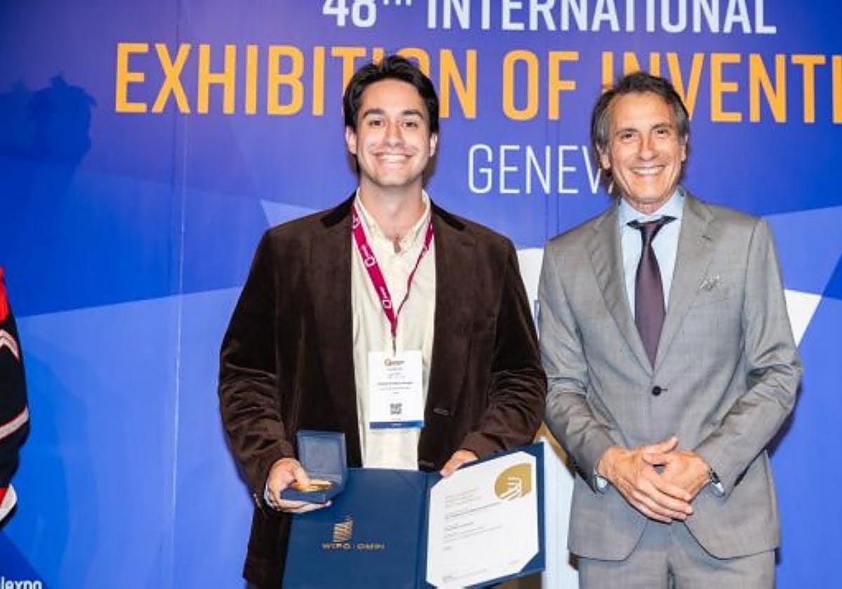 Rodrigo de Pablos Almazán (i), triplemente premiado en Ginebra.