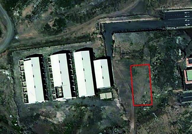 Vista aérea de las cuatro naves que se reconvertirán en centro de reproducción animal.