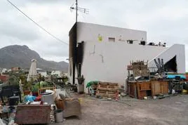Imagen de la casa incendiada en Tenerife.