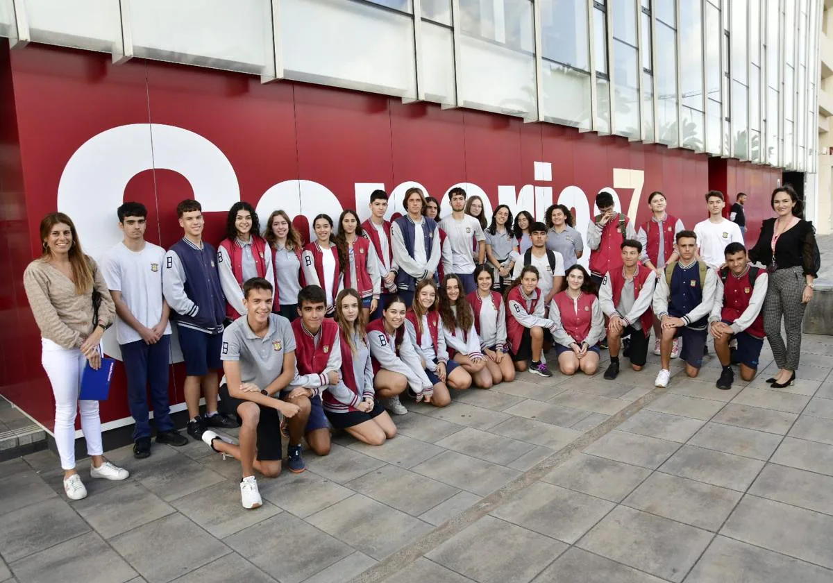 Los alumnos del Brains International School visitan la sede de CANARIAS7