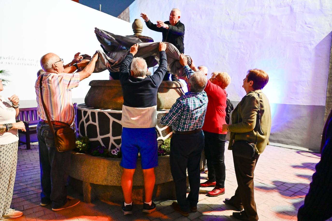 Recuperación de la histórica fuente de la Plaza del Buen Suceso en Carrizal, Ingenio