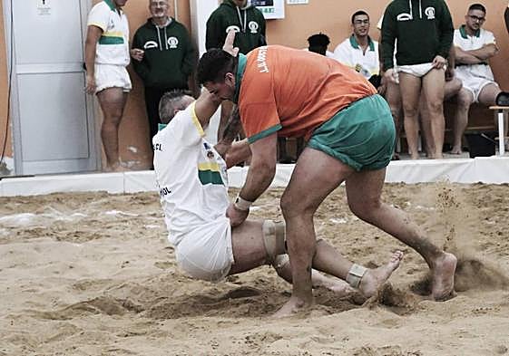 Último punto de la luchada con el que Kevin Castellano culminaba la remontada del Doctoral.