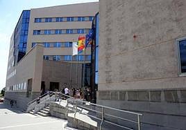 Cárcel por agredir con una piedra y romperle la mandíbula a otro sintecho