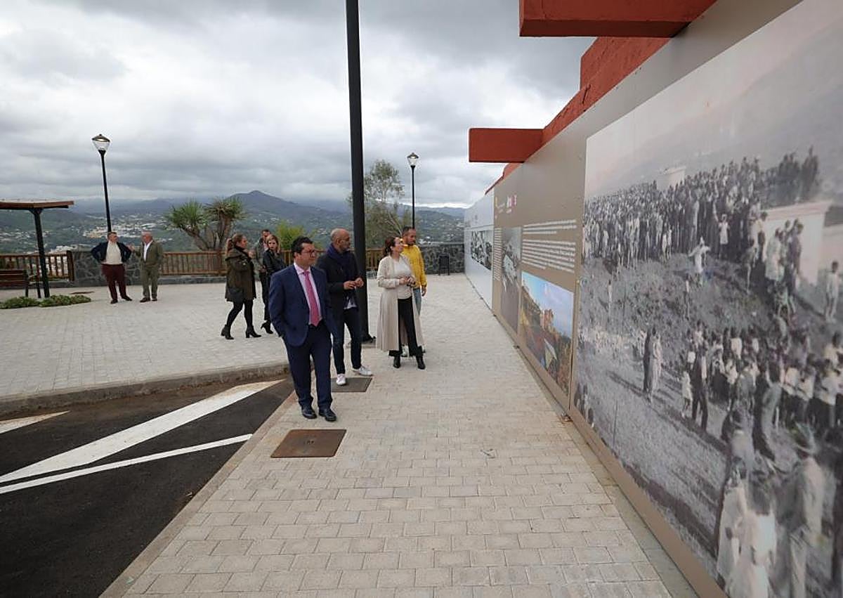 Imagen secundaria 1 - Imágenes de la inauguración del mirador de la Montaña de Arucas tras las obras.
