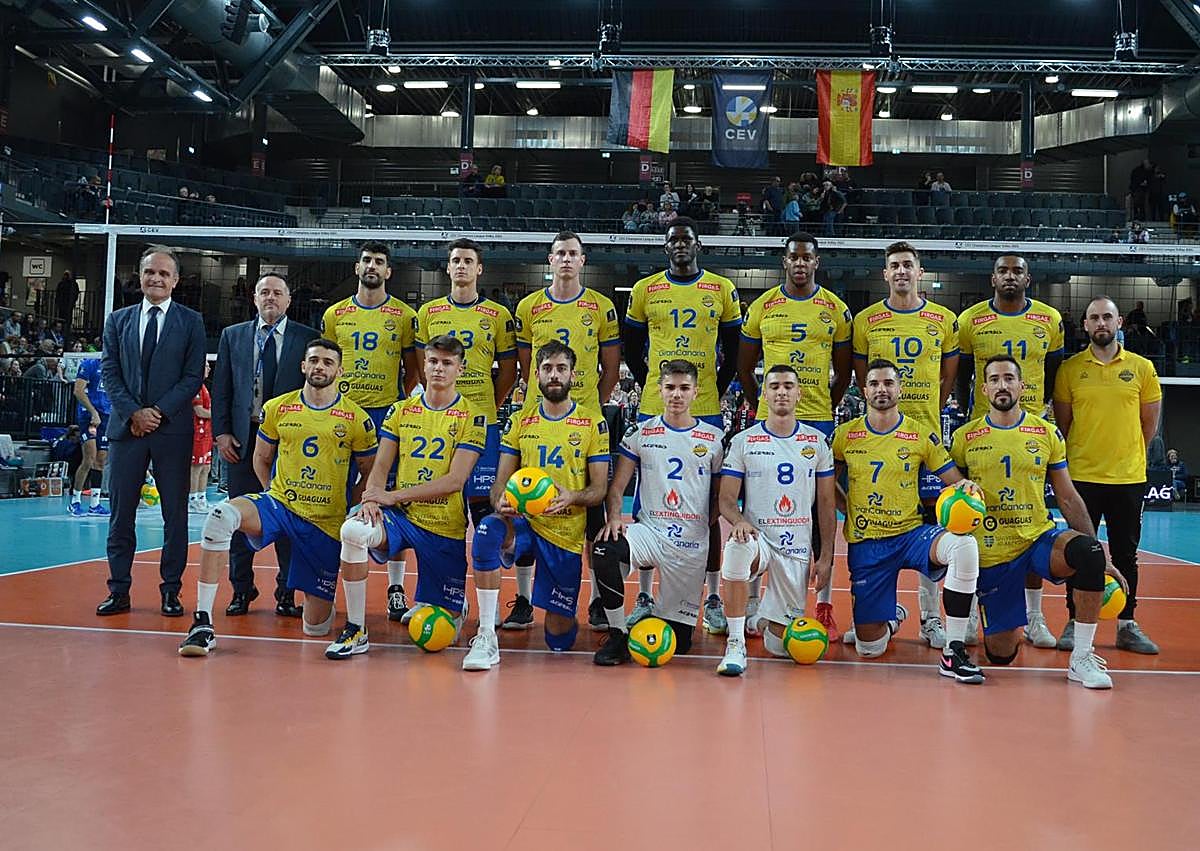 Imagen secundaria 1 - Victoria de prestigio para el Guaguas en Alemania que le permite soñar (0-3)