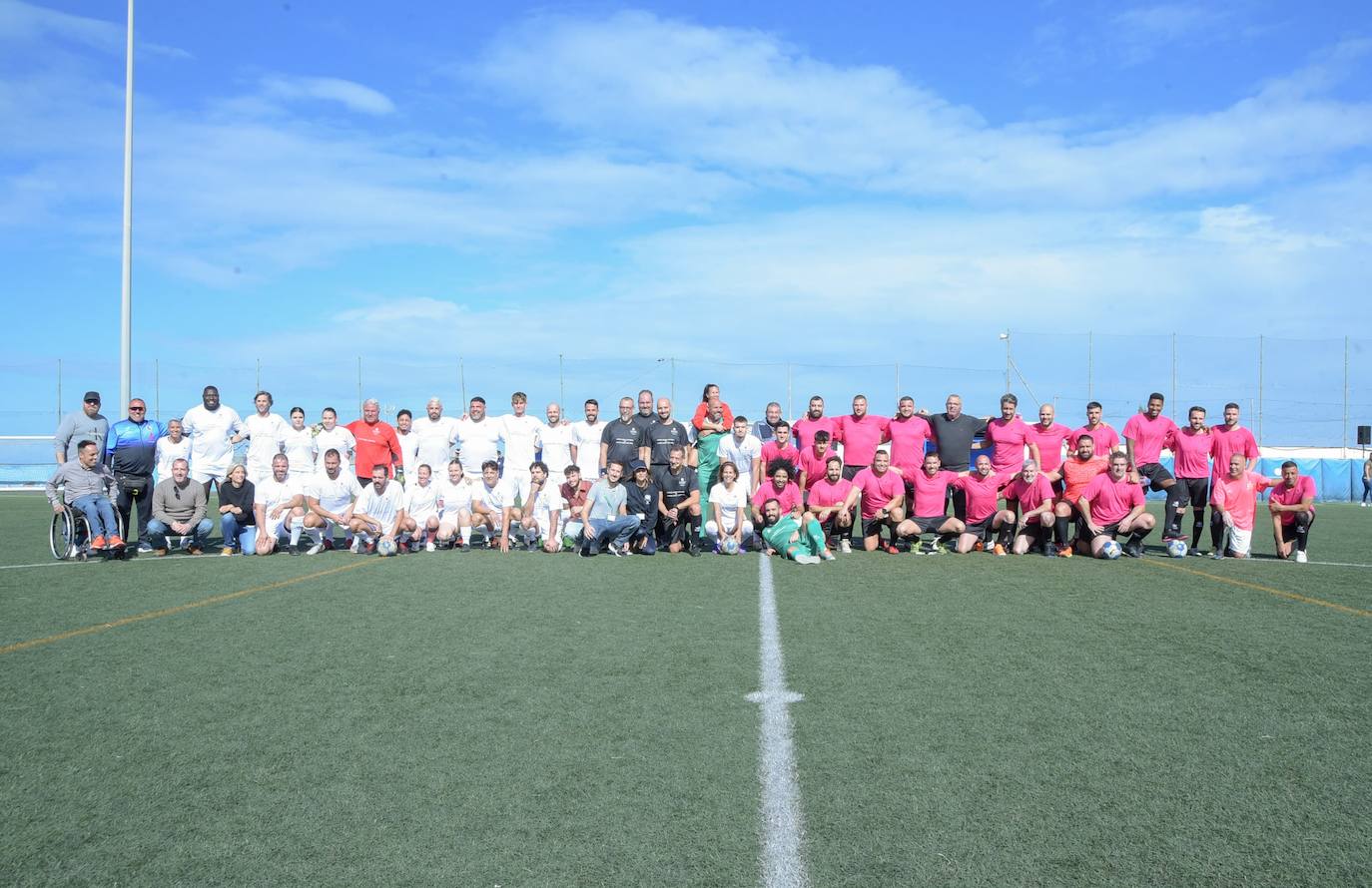 Clavijo, todo un futbolista en un encuentro solidario