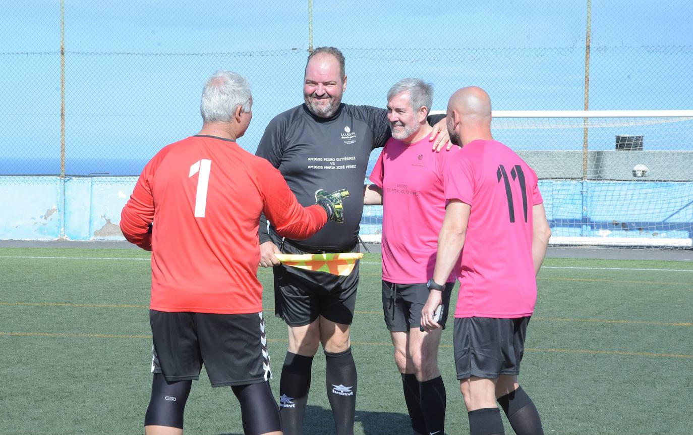 Clavijo, todo un futbolista en un encuentro solidario