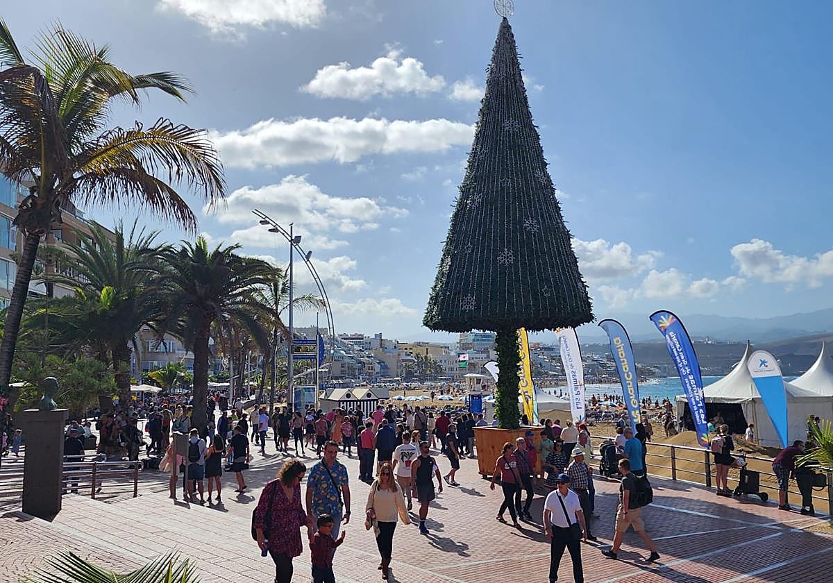 El sol brilla en Navidad y trae cielos despejados
