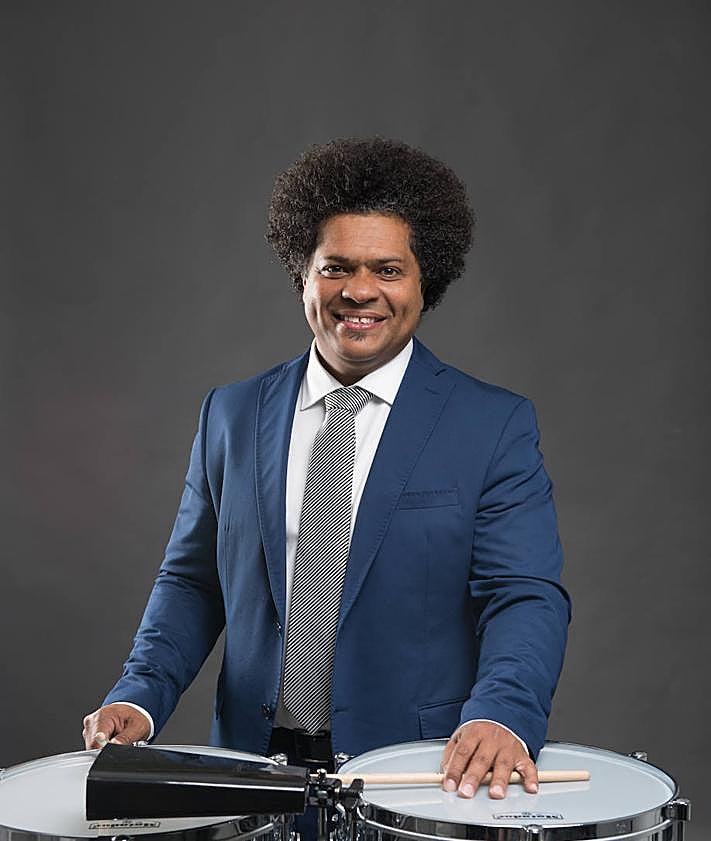 Imagen secundaria 2 - Música y pirotecnia para recibir el año en Las Palmas de Gran Canaria