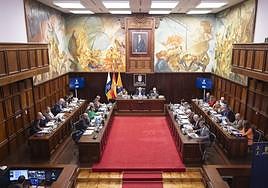 Imagen del último pleno celebrado por el Cabildo de Gran Canaria, el pasado viernes.