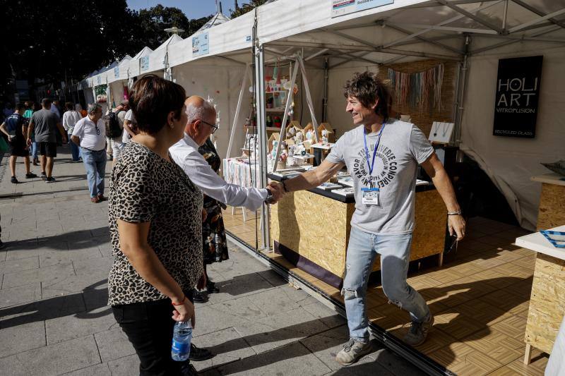 Fotos: 94 profesionales se dan cita en la Feria de Artesanía de San Telmo