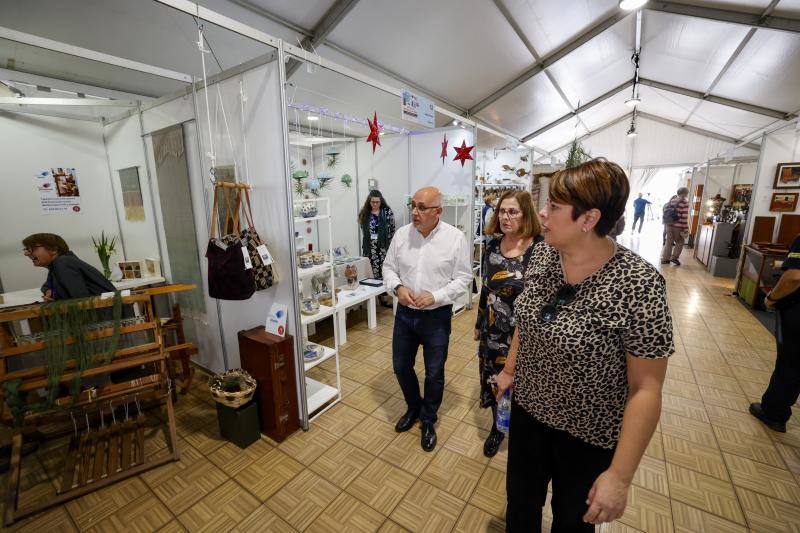 Fotos: 94 profesionales se dan cita en la Feria de Artesanía de San Telmo