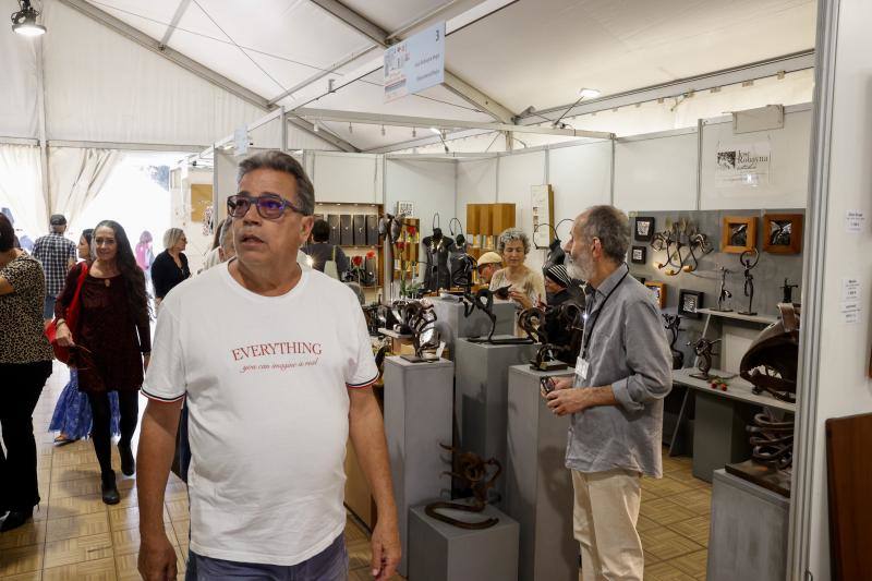 Fotos: 94 profesionales se dan cita en la Feria de Artesanía de San Telmo