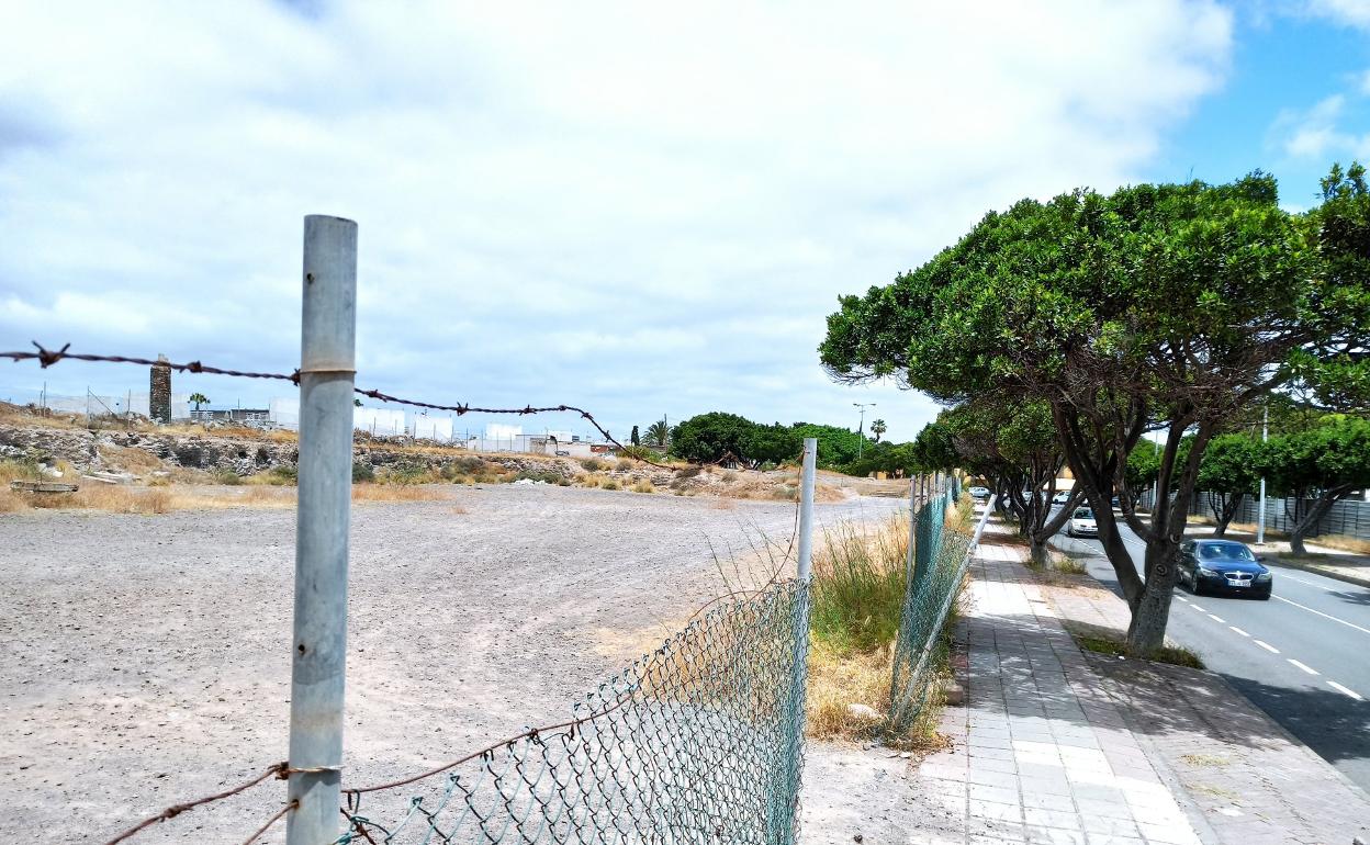 El Ayuntamiento adquiere el solar alrededor de San Lázaro, salvo la finca de Pedruzcos Oil. 