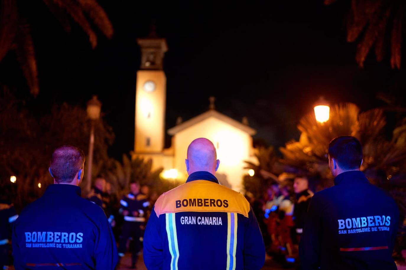 Fotos: Homenaje de los bomberos de Gran Canaria a su compañero Sánchez Cazón