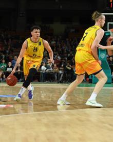 Imagen secundaria 2 - Imágenes del partido entre el Slask Wroclaw y el Granca Canaria. 