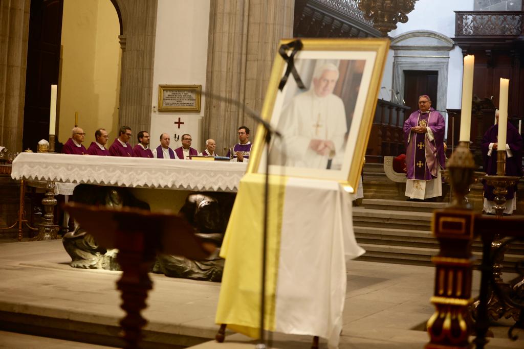 Imagen de la misa funeral de Benedicto XVI. 