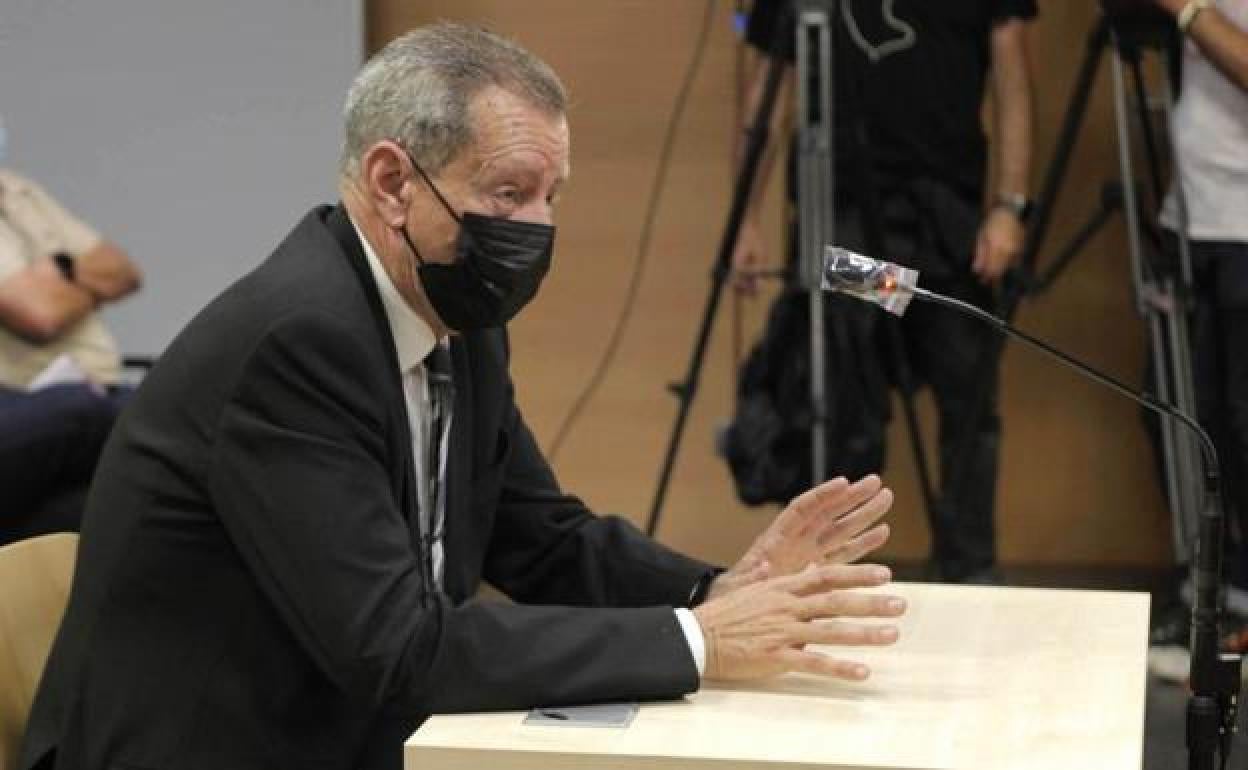 Carlos Sáenez, antiguo interventor. 