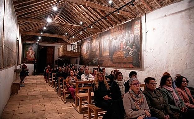 Iluminación general del nave de la ermita. 