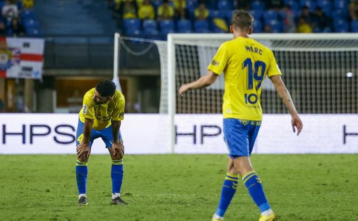 Álex Suárez, derrotado al término del partido frente al Eibar, que acabó con empate en el Gran Canaria. 
