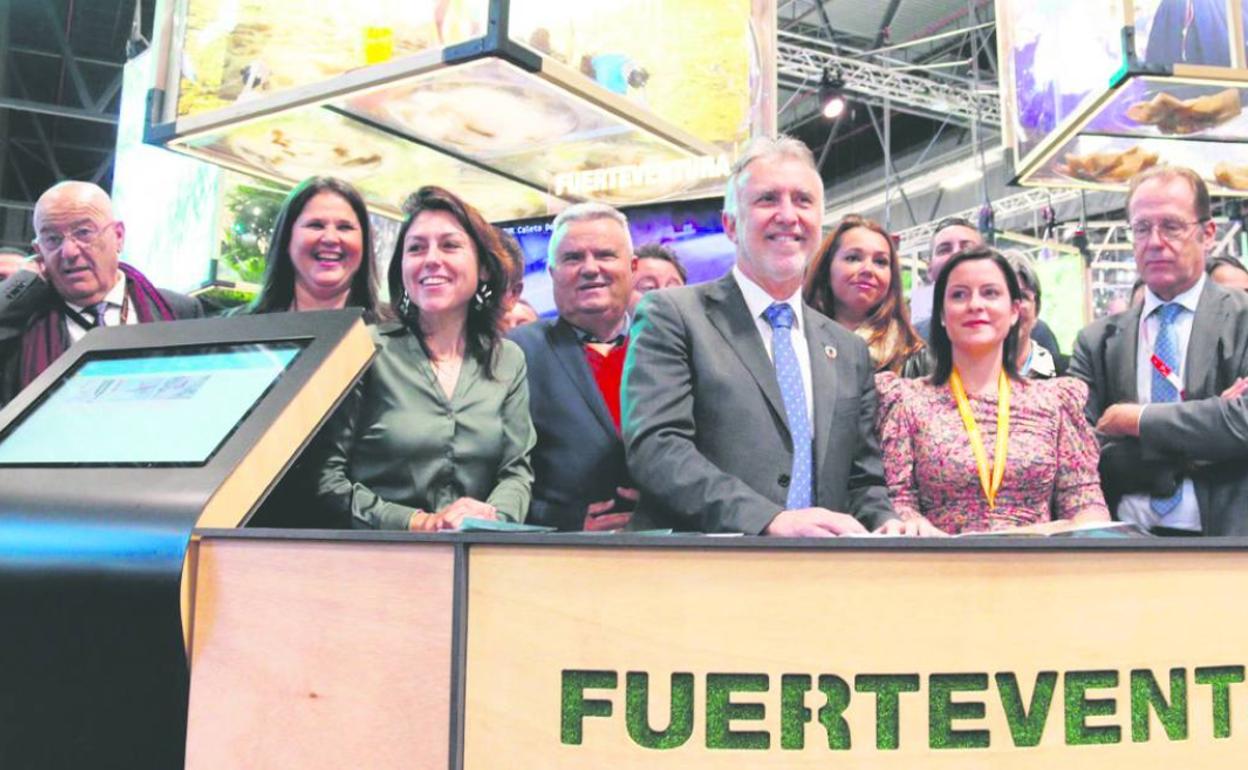 Stand de Fuerteventura en Fitur durante la inauguración. 