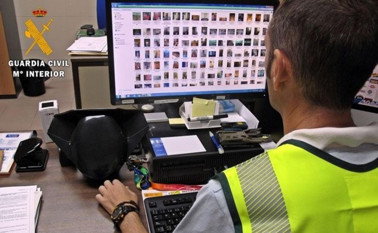 Publica servicios sexuales de una conocida en una web por venganza