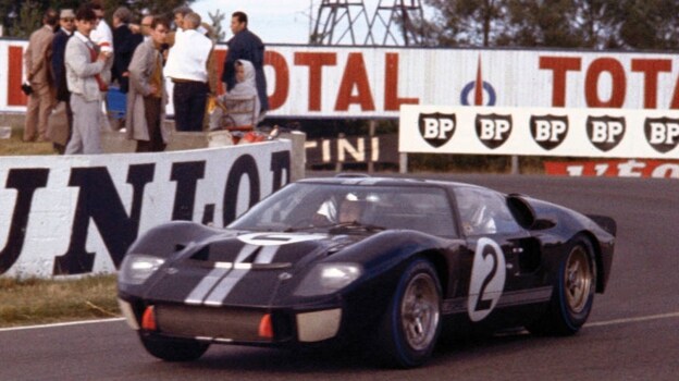 Shelby transformó el inicialmente poco eficaz GT40 en un coche ganador de  Le Mans