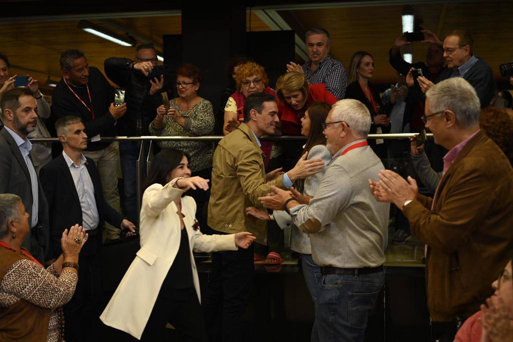 Fotos: El acto del PSOE liderado por Pedro Sánchez en el Auditorio Alfredo Kraus, en imágenes