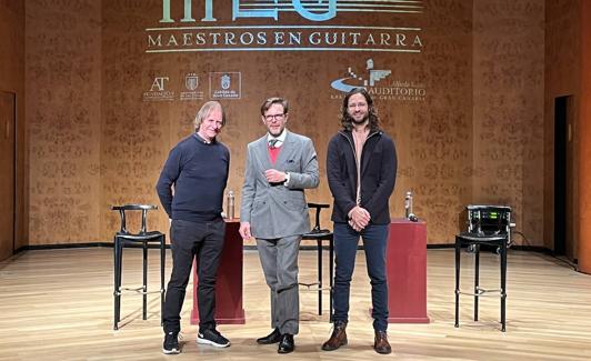 David Russell, Tilman Kuttenkeuler y José María Ramírez, este miércoles, en la presentación del concierto. 