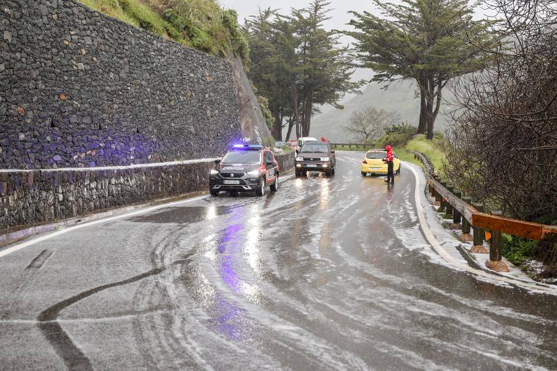 Fotos: el granizo se apodera de la cumbre de Gran Canaria