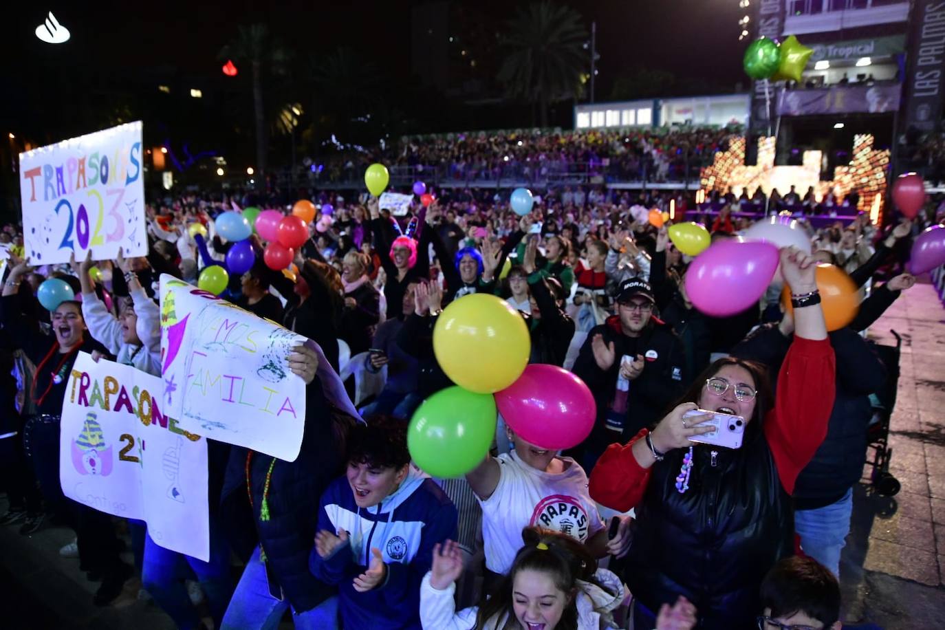 Fotos: Santa Catalina se llena para escuchar a las murgas