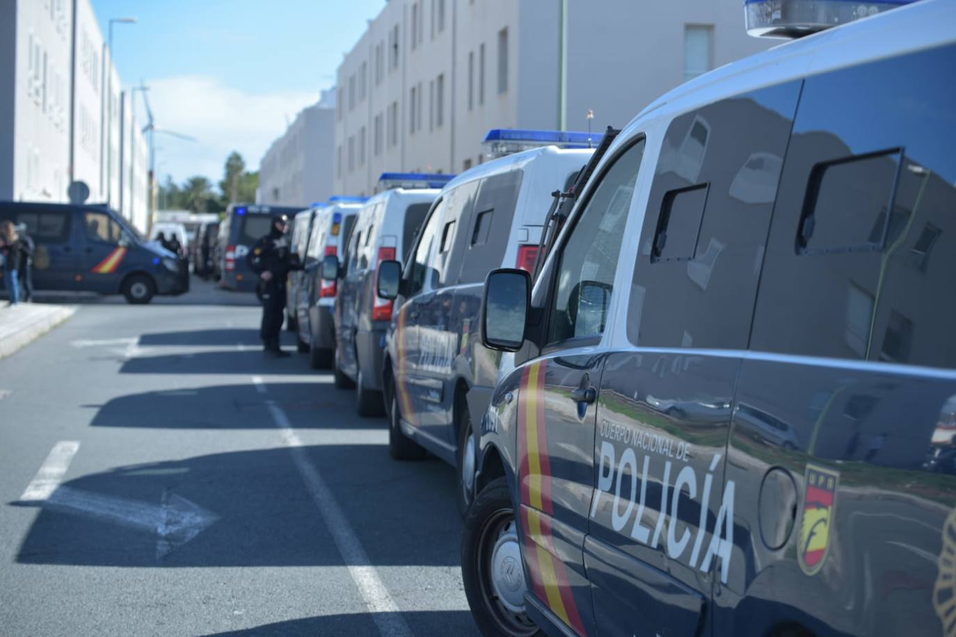 Fotos: Tensión e indignación entre los vecinos en el desalojo de Castillo del Romeral