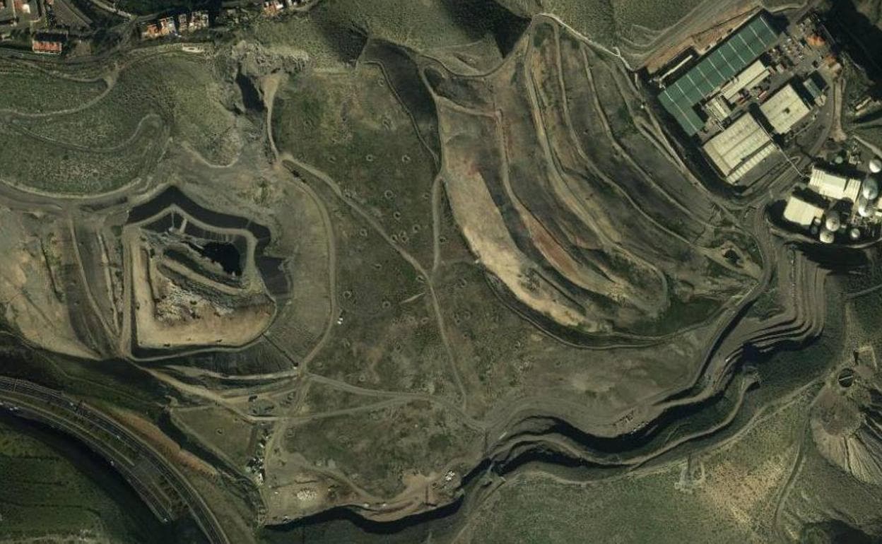 Vista aérea del Ecoparque Norte, sus instalaciones y vasos de vertido de residuos. 