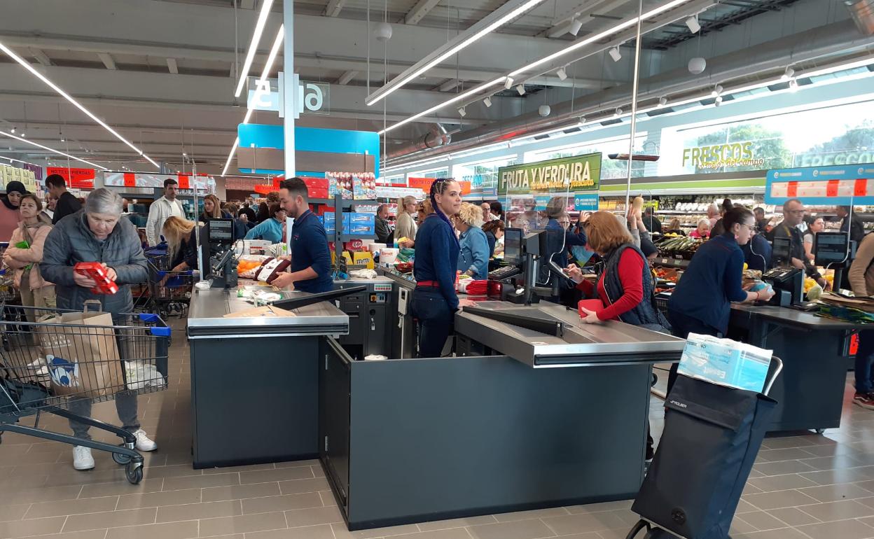 Interior de Aldi en la mañana de este miércoles. 