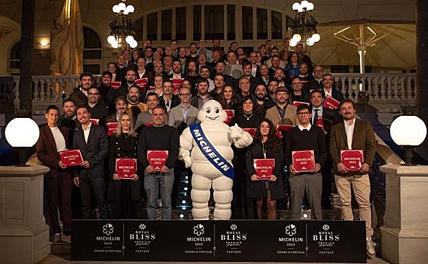 Royal Bliss entrega los distintivos de «Restaurante recomendado por la Guía MICHELIN España & Portugal 2023» a 27 establecimientos canarios