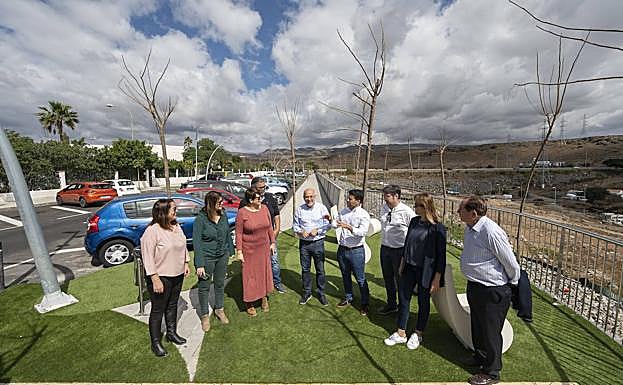 Autoridades del Cabildo y el Consistorio sureño reciben explicaciones de las obras en marcha. 