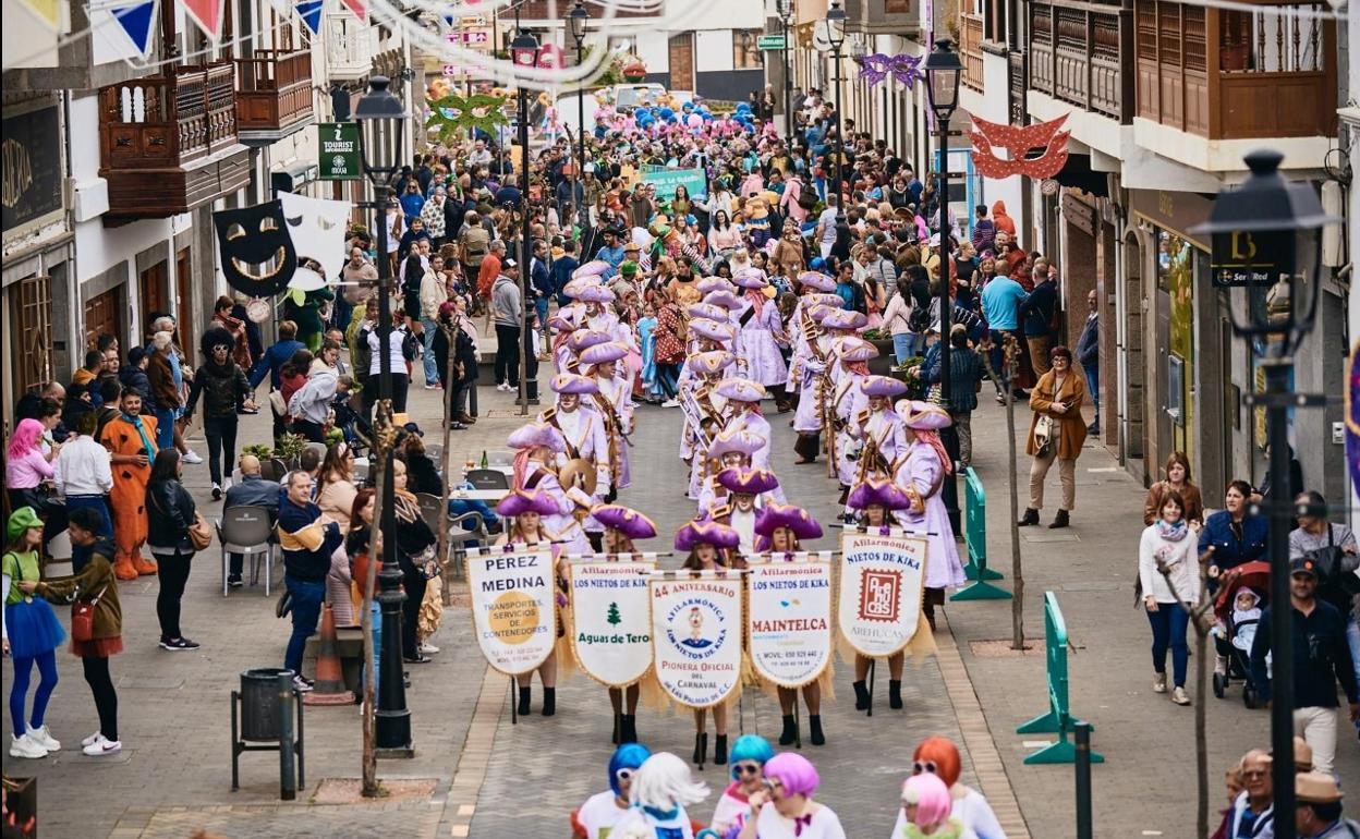 Los actos del carnaval de Moya se concentran en las calles del casco. 