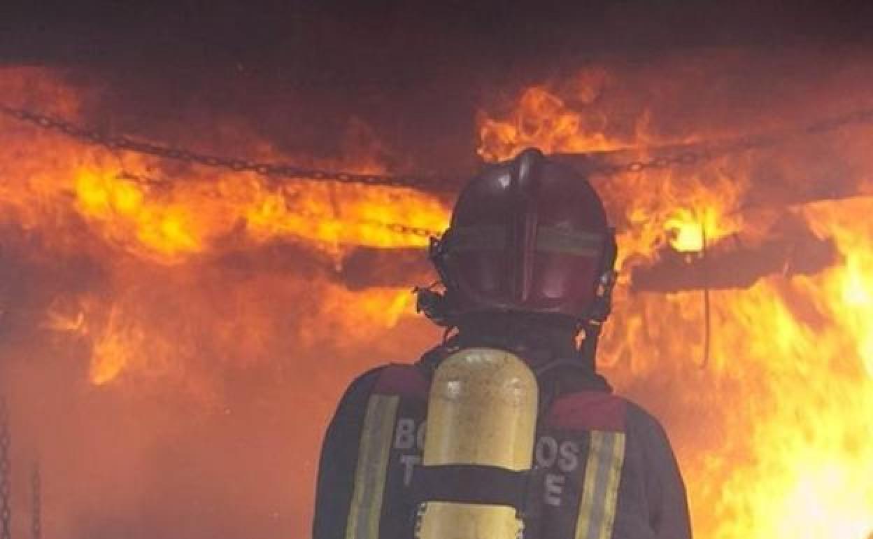 Imagen de archivo de un incendio en Tenerife. 