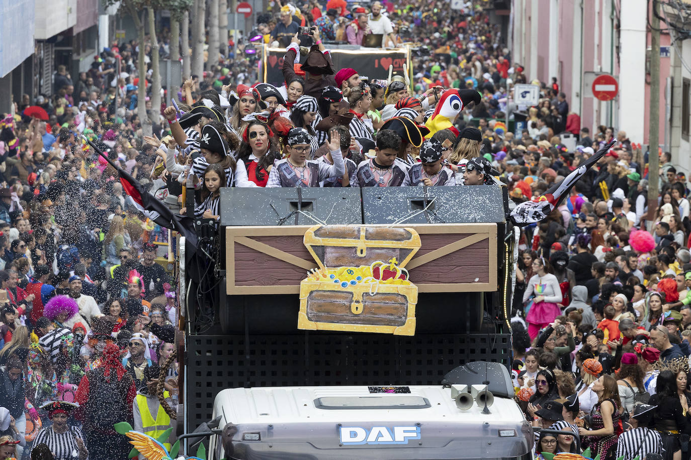 Fotos: Los más pequeños se lo pasaron en grande en la cabalgata infantil