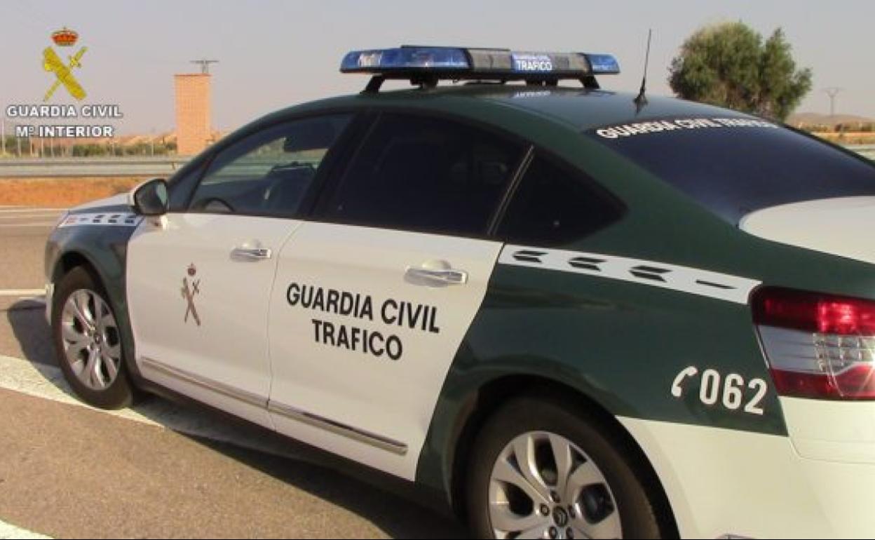 Imagen de archivo de una patrulla de la Guardia Civil. 