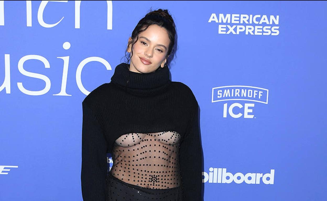 Rosalía llegando a los Billboard Women In Music. 