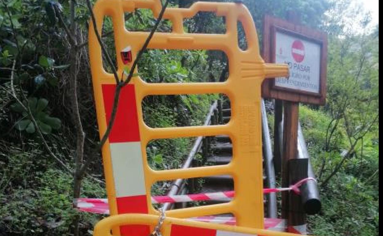 El sendero está cerrado por desprendimientos. 